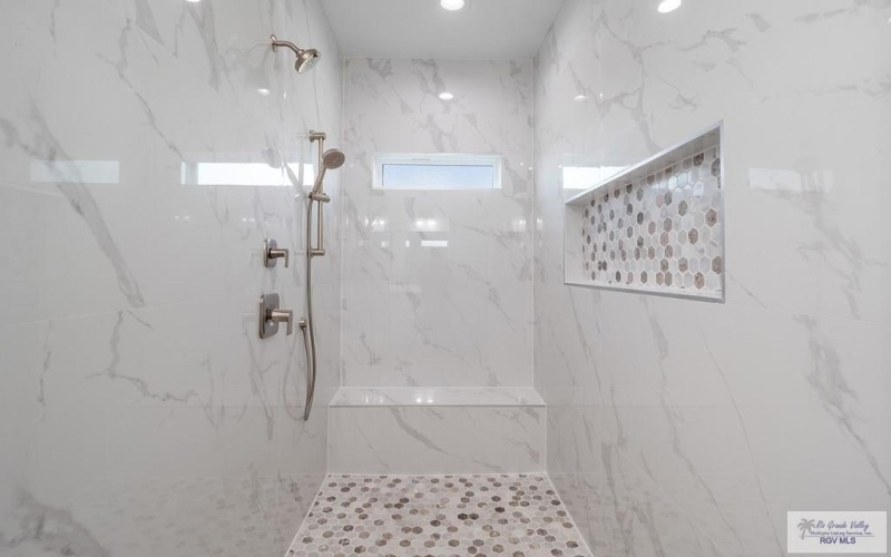 9820 HEIGHTS NORTH, HARLINGEN, TX 78552, 4 Habitaciones Habitaciones , ,3 BañosBaños,Residential,En Venta,9820 HEIGHTS NORTH,0,29769156