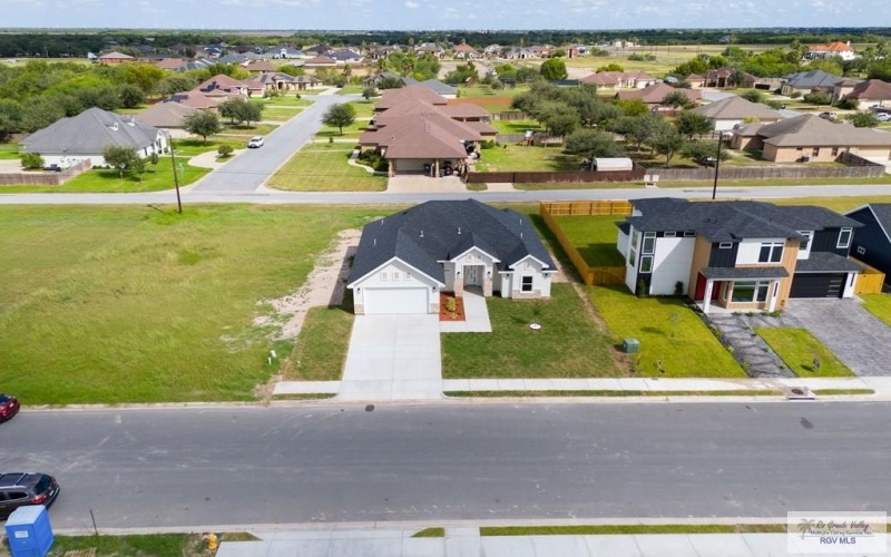 9820 HEIGHTS NORTH, HARLINGEN, TX 78552, 4 Habitaciones Habitaciones , ,3 BañosBaños,Residential,En Venta,9820 HEIGHTS NORTH,0,29769156