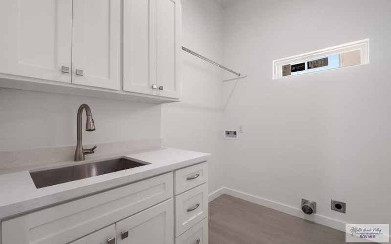 9820 HEIGHTS NORTH, HARLINGEN, TX 78552, 4 Habitaciones Habitaciones , ,3 BañosBaños,Residential,En Venta,9820 HEIGHTS NORTH,0,29769156