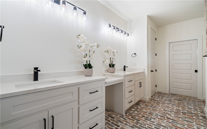 1477 Nopal Lomas Drive, Corpus Christi, TX 78415, 4 Bedrooms Bedrooms, ,3 BathroomsBathrooms,Residential,For Sale,1477 Nopal Lomas Drive,0,466100