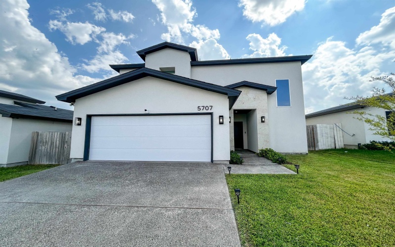 5707 Kylee Dr., Laredo, TX 78043, 3 Bedrooms Bedrooms, ,2 BathroomsBathrooms,Residential,For Sale,5707 Kylee Dr.,0,20254449