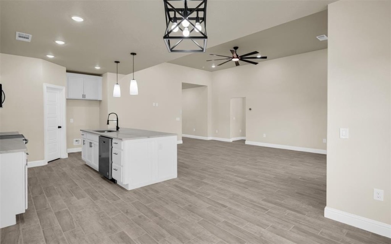 518 Dolphin Terrace, Runaway Bay, TX 76426, 3 Habitaciones Habitaciones , ,2 BañosBaños,Residential,En Venta,518 Dolphin Terrace,0,21072414