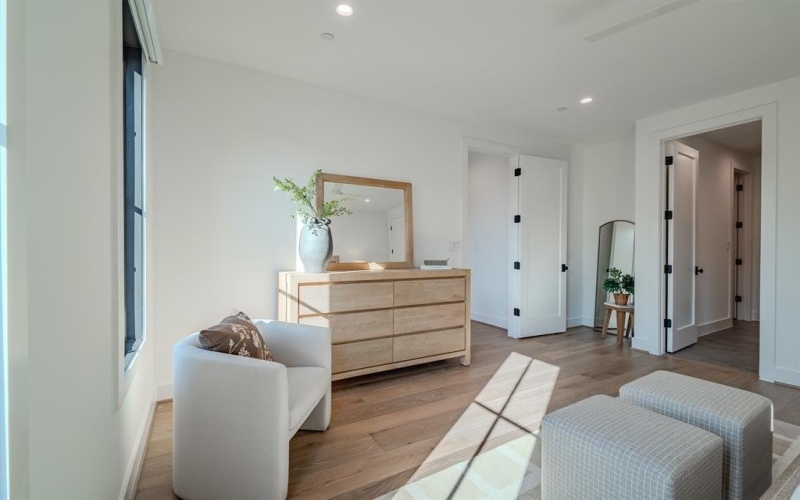 4128 University Boulevard #6, University Park, TX 75205, 3 Bedrooms Bedrooms, ,3 BathroomsBathrooms,Residential,For Sale,4128 University Boulevard,0,21081043