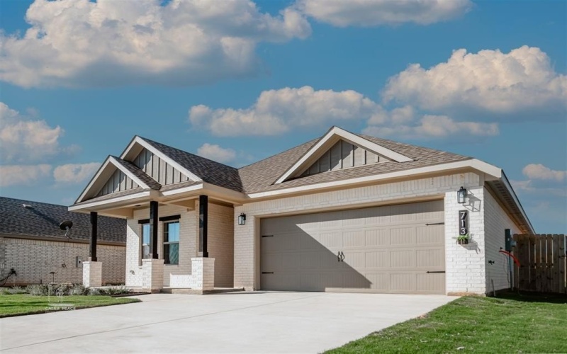 713 Raylan Street, Springtown, TX 76082, 3 Bedrooms Bedrooms, ,2 BathroomsBathrooms,Residential,For Sale,713 Raylan Street,0,21081424