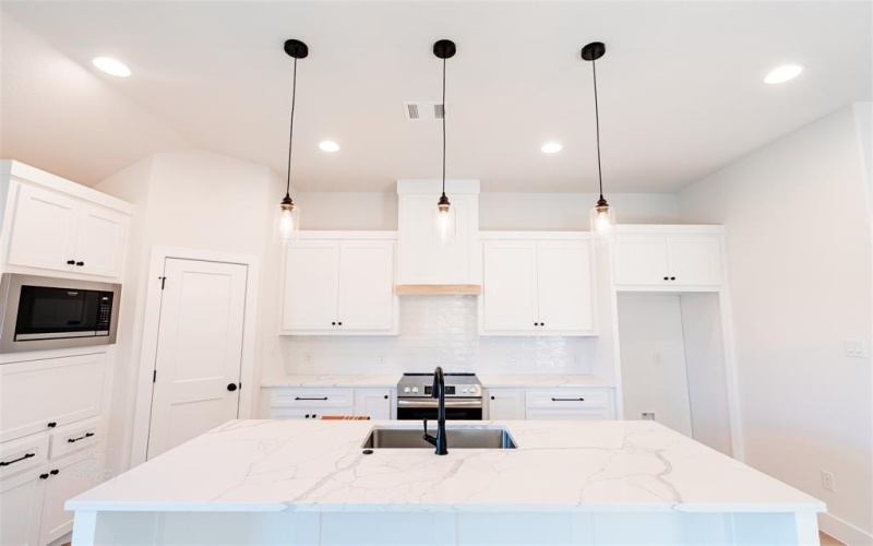 713 Raylan Street, Springtown, TX 76082, 3 Bedrooms Bedrooms, ,2 BathroomsBathrooms,Residential,For Sale,713 Raylan Street,0,21081424