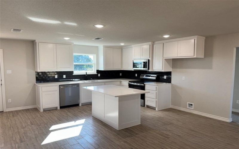 700 Smith Road, Springtown, TX 76082, 3 Bedrooms Bedrooms, ,2 BathroomsBathrooms,Residential,For Sale,700 Smith Road,0,21081577