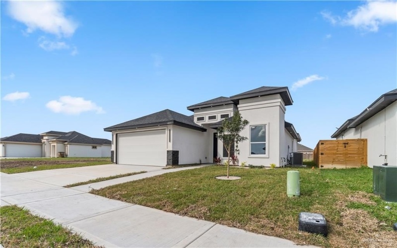 4025 Burr Drive, Edinburg, TX 78542, 3 Bedrooms Bedrooms, ,2 BathroomsBathrooms,Residential,For Sale,4025 Burr Drive,461763