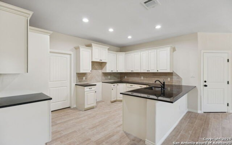 319 Club View E, Seguin, TX 78155, 3 Bedrooms Bedrooms, ,2 BathroomsBathrooms,Residential,For Sale,319 Club View E,0,1913711