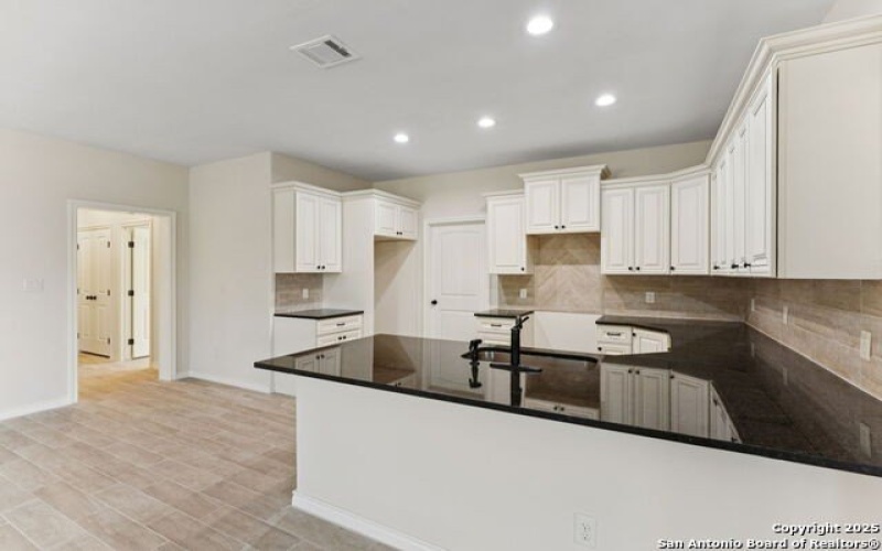 319 Club View E, Seguin, TX 78155, 3 Bedrooms Bedrooms, ,2 BathroomsBathrooms,Residential,For Sale,319 Club View E,0,1913711