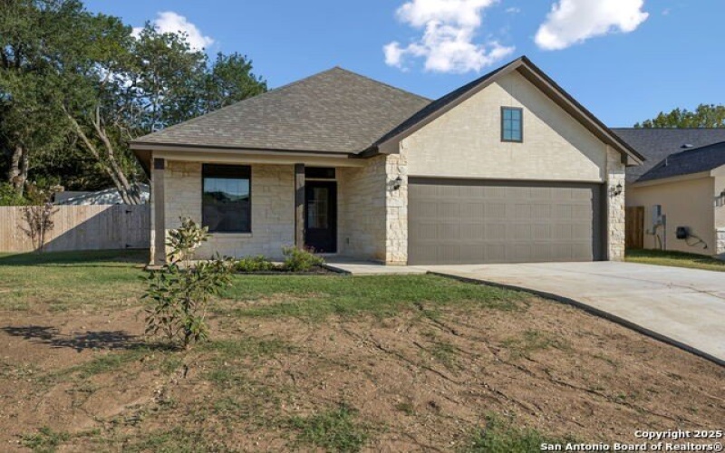 319 Club View E, Seguin, TX 78155, 3 Bedrooms Bedrooms, ,2 BathroomsBathrooms,Residential,For Sale,319 Club View E,0,1913711