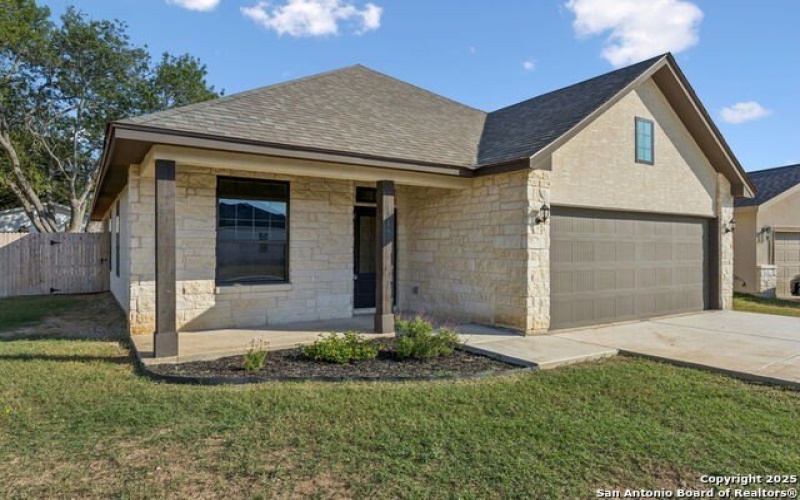 319 Club View E, Seguin, TX 78155, 3 Bedrooms Bedrooms, ,2 BathroomsBathrooms,Residential,For Sale,319 Club View E,0,1913711