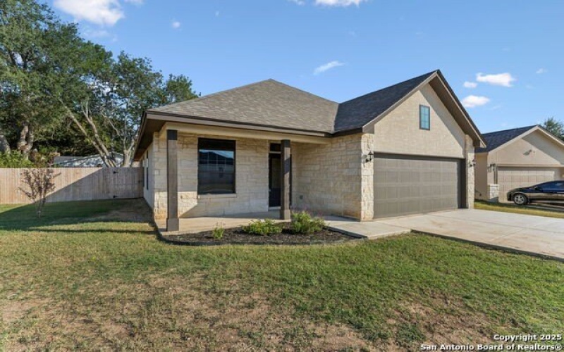 319 Club View E, Seguin, TX 78155, 3 Bedrooms Bedrooms, ,2 BathroomsBathrooms,Residential,For Sale,319 Club View E,0,1913711