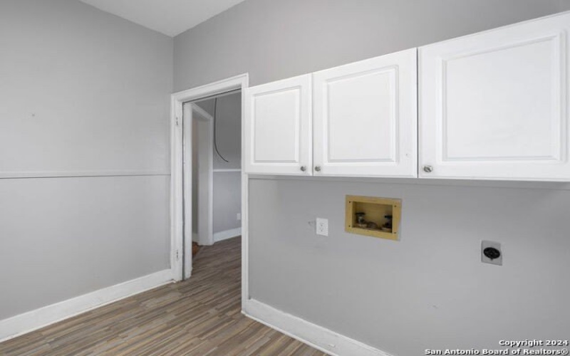 415 S HUGO STREET, Kerrville, TX 78028, 2 Habitaciones Habitaciones , ,2 BañosBaños,Residential,En Venta,415 S HUGO STREET,0,1913770
