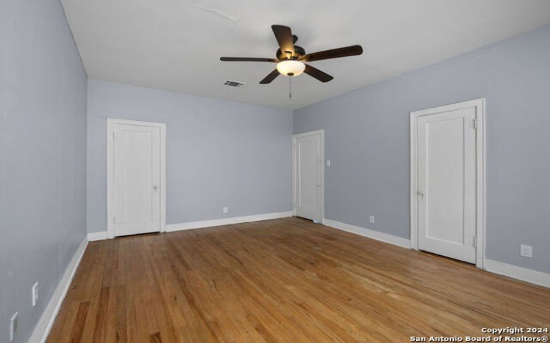 415 S HUGO STREET, Kerrville, TX 78028, 2 Habitaciones Habitaciones , ,2 BañosBaños,Residential,En Venta,415 S HUGO STREET,0,1913770