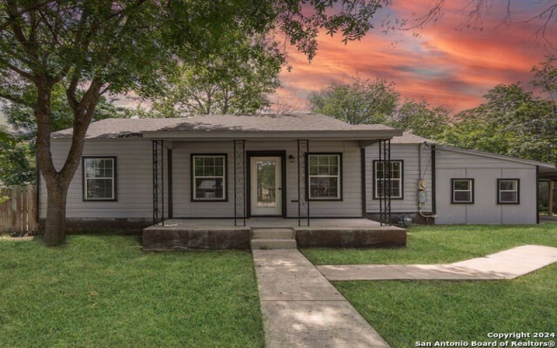 415 S HUGO STREET, Kerrville, TX 78028, 2 Habitaciones Habitaciones , ,2 BañosBaños,Residential,En Venta,415 S HUGO STREET,0,1913770