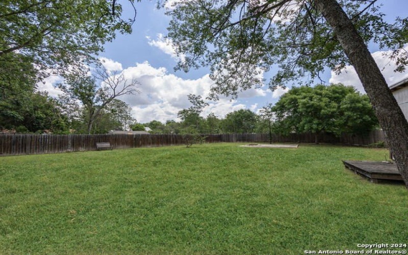 415 S HUGO STREET, Kerrville, TX 78028, 2 Habitaciones Habitaciones , ,2 BañosBaños,Residential,En Venta,415 S HUGO STREET,0,1913770