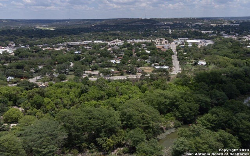 415 S HUGO STREET, Kerrville, TX 78028, 2 Habitaciones Habitaciones , ,2 BañosBaños,Residential,En Venta,415 S HUGO STREET,0,1913770