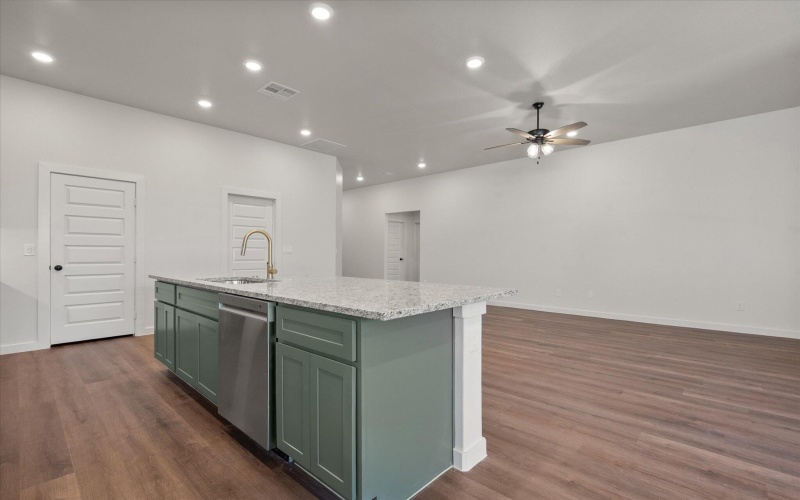 3001 139th Street, Lubbock, TX 79423, 4 Habitaciones Habitaciones , ,2 BañosBaños,Residential,En Venta,3001 139th Street,0,202561646