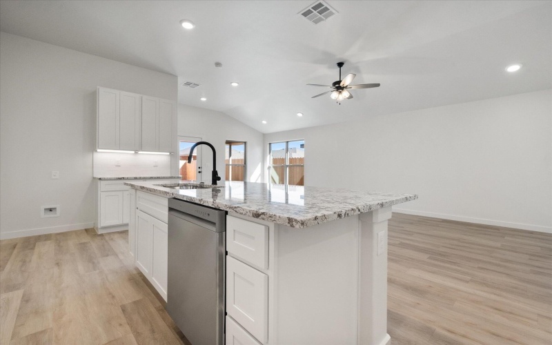 3018 139th Street, Lubbock, TX 79423, 4 Habitaciones Habitaciones , ,2 BañosBaños,Residential,En Venta,3018 139th Street,0,202561651