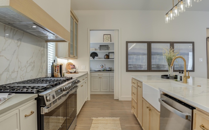 4024 136th Street, Lubbock, TX 79423, 4 Habitaciones Habitaciones , ,3 BañosBaños,Residential,En Venta,4024 136th Street,0,202561655