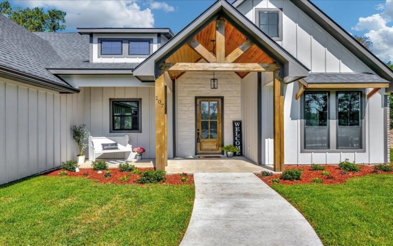 107 Everwood Court, Lufkin, TX 75904, 4 Bedrooms Bedrooms, ,2 BathroomsBathrooms,Residential,For Sale,107 Everwood Court,0,5106733