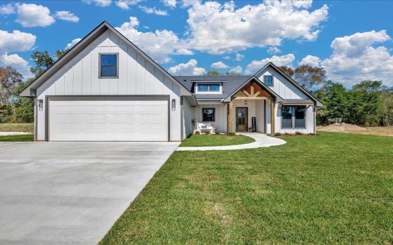 107 Everwood Court, Lufkin, TX 75904, 4 Bedrooms Bedrooms, ,2 BathroomsBathrooms,Residential,For Sale,107 Everwood Court,0,5106733