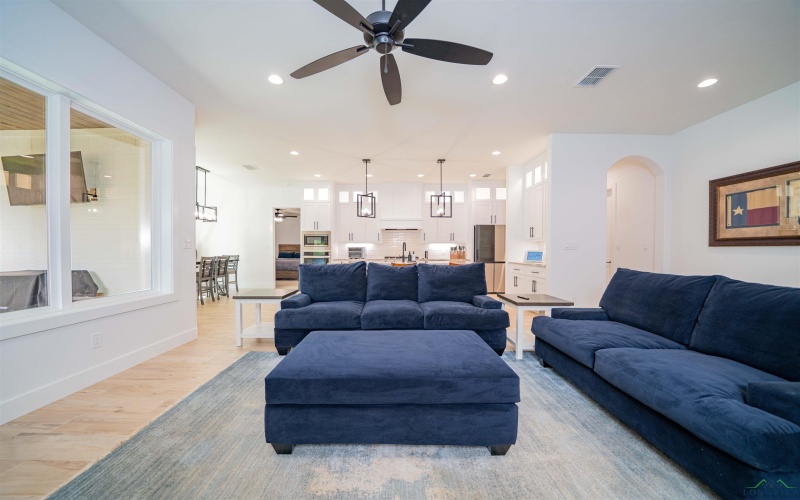 313 Saddle Brook Drive, Hallsville, TX 75650, 4 Habitaciones Habitaciones , ,3 BañosBaños,Residential,En Venta,313 Saddle Brook Drive,0,20256933