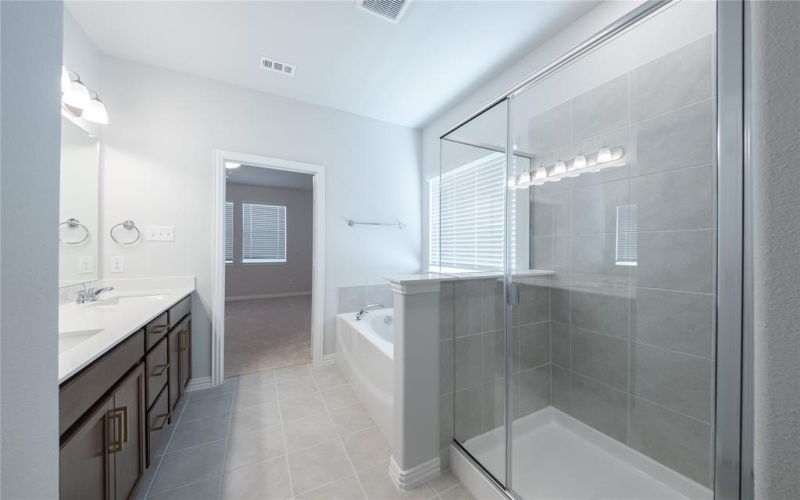 864 Jacquelyn Drive, Little Elm, TX 75068, 5 Habitaciones Habitaciones , ,3 BañosBaños,Residential,En Venta,864 Jacquelyn Drive,0,20957586