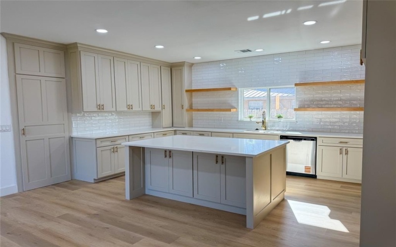 406 N Cleburne Whitney Road, Rio Vista, TX 76093, 3 Habitaciones Habitaciones , ,2 BañosBaños,Residential,En Venta,406 N Cleburne Whitney Road,0,21080836