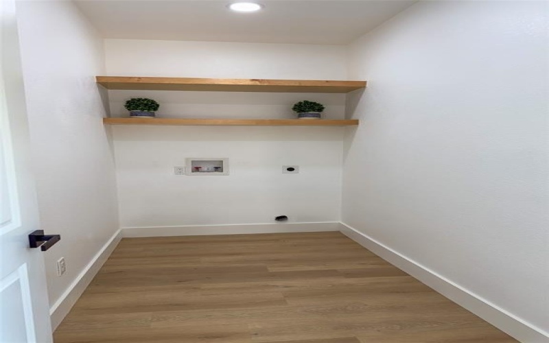 406 N Cleburne Whitney Road, Rio Vista, TX 76093, 3 Habitaciones Habitaciones , ,2 BañosBaños,Residential,En Venta,406 N Cleburne Whitney Road,0,21080836