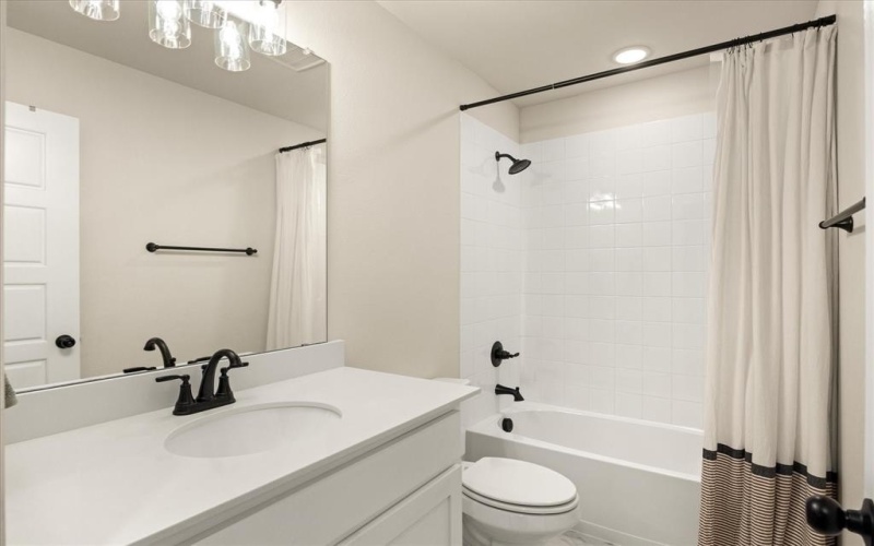 124 Mesa Drive, Glen Rose, TX 76043, 3 Bedrooms Bedrooms, ,2 BathroomsBathrooms,Residential,For Sale,124 Mesa Drive,0,21082613