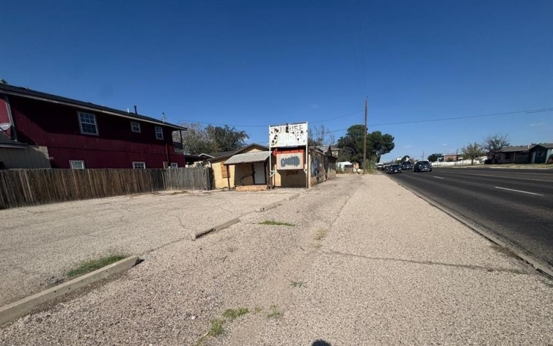 1310 W 8th Street, Odessa, TX 79763, ,Land,For Sale,1310 W 8th Street,0,21081827