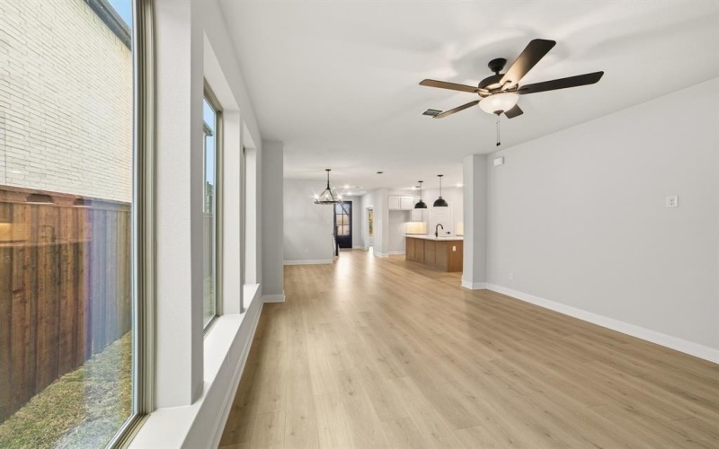 1104 Almond Blossom Circle, Crowley, TX 76036, 3 Habitaciones Habitaciones , ,2 BañosBaños,Residential,En Venta,1104 Almond Blossom Circle,0,21082092