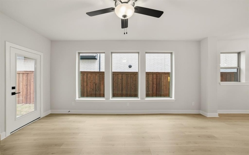 1104 Almond Blossom Circle, Crowley, TX 76036, 3 Habitaciones Habitaciones , ,2 BañosBaños,Residential,En Venta,1104 Almond Blossom Circle,0,21082092