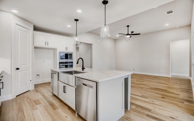 128 Enclave Drive, Lakewood Village, TX 75068, 3 Habitaciones Habitaciones , ,2 BañosBaños,Residential,En Venta,128 Enclave Drive,0,21082123