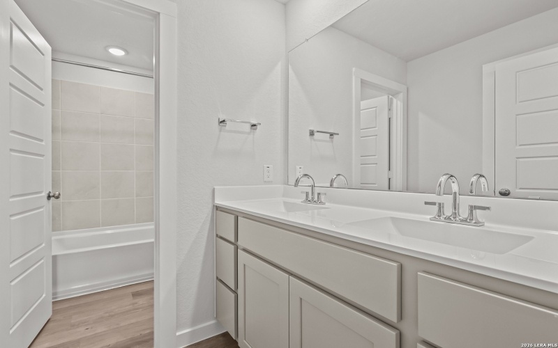 4359 HOBBITON WAY, New Braunfels, TX 78130, 5 Habitaciones Habitaciones , ,3 BañosBaños,Residential,En Venta,4359 HOBBITON WAY,0,1914231