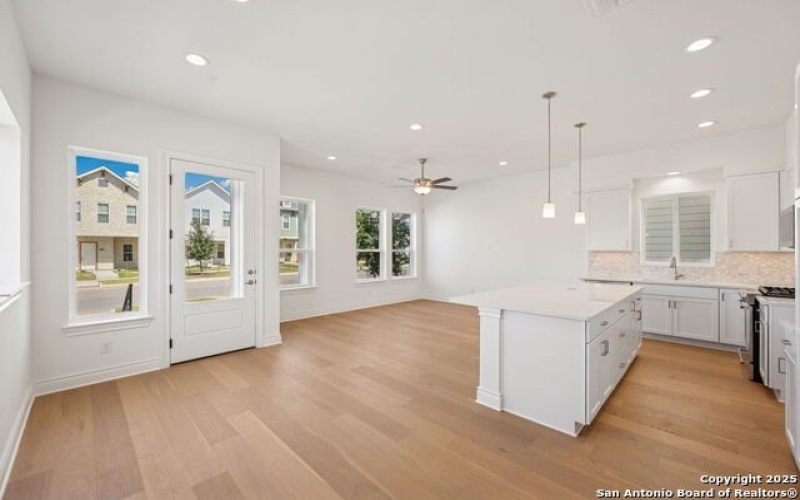 895 N Academy, New Braunfels, TX 78130, 4 Bedrooms Bedrooms, ,3 BathroomsBathrooms,Residential,For Sale,895 N Academy,0,1914265