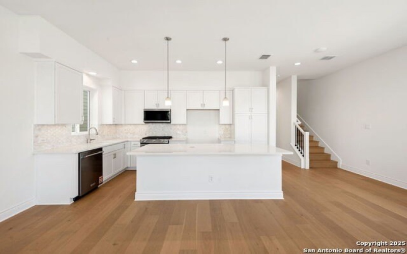 895 N Academy, New Braunfels, TX 78130, 4 Bedrooms Bedrooms, ,3 BathroomsBathrooms,Residential,For Sale,895 N Academy,0,1914265