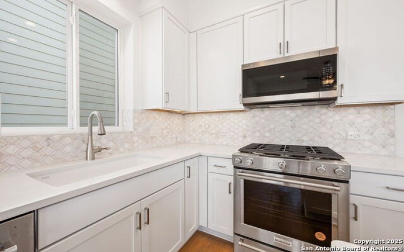 895 N Academy, New Braunfels, TX 78130, 4 Bedrooms Bedrooms, ,3 BathroomsBathrooms,Residential,For Sale,895 N Academy,0,1914265