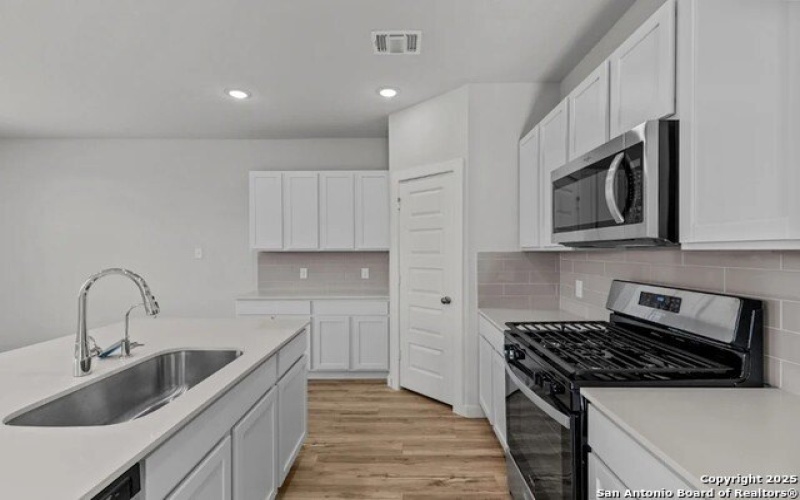 10735 Fairchild Way, San Antonio, TX 78109, 4 Habitaciones Habitaciones , ,2 BañosBaños,Residential,En Venta,10735 Fairchild Way,0,1914285