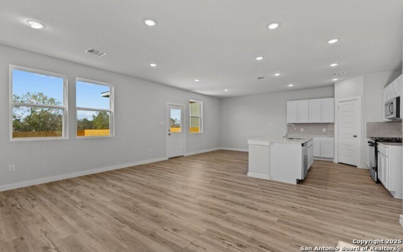 10735 Fairchild Way, San Antonio, TX 78109, 4 Habitaciones Habitaciones , ,2 BañosBaños,Residential,En Venta,10735 Fairchild Way,0,1914285