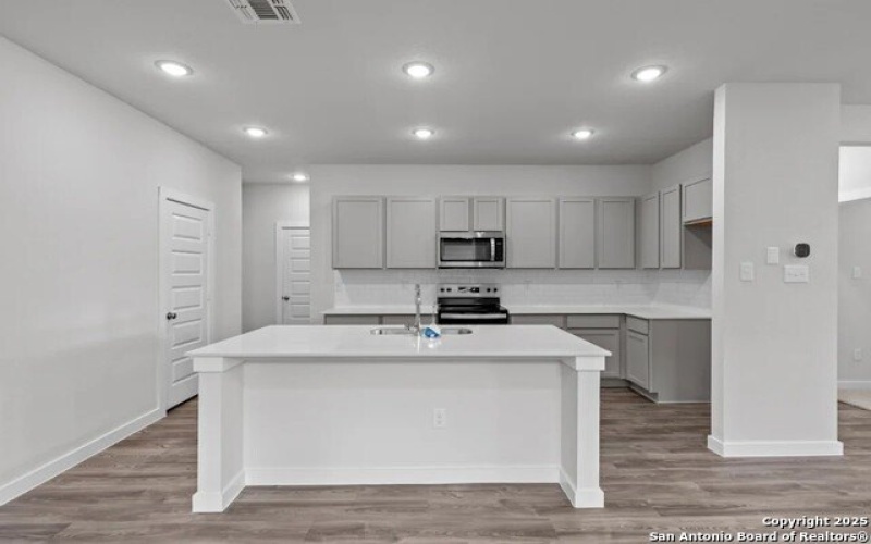 9019 Sand Dune Vis, San Antonio, TX 78222, 4 Bedrooms Bedrooms, ,2 BathroomsBathrooms,Residential,For Sale,9019 Sand Dune Vis,0,1914338
