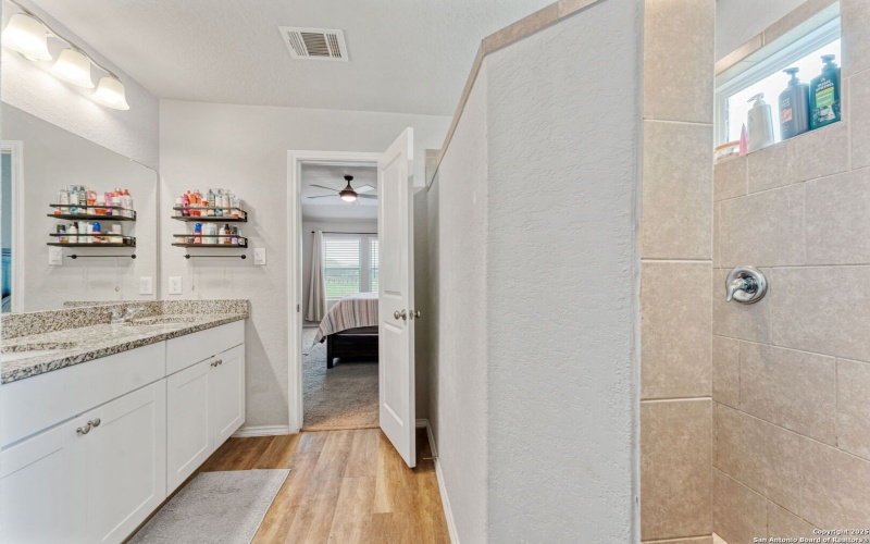 2946 Daisy Meadow, New Braunfels, TX 78130, 4 Habitaciones Habitaciones , ,3 BañosBaños,Residential,En Venta,2946 Daisy Meadow,0,1913863