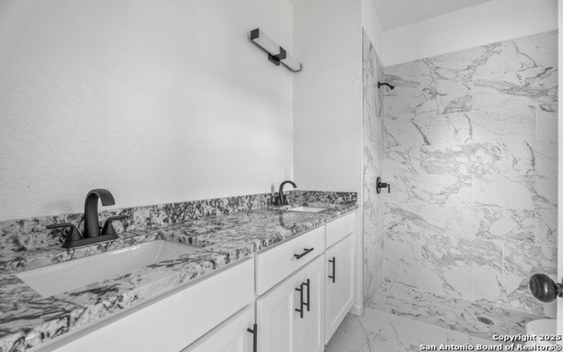1080 Greenhill Dr, Canyon Lake, TX 78133, 3 Habitaciones Habitaciones , ,2 BañosBaños,Residential,En Venta,1080 Greenhill Dr,0,1914095