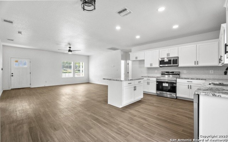 1080 Greenhill Dr, Canyon Lake, TX 78133, 3 Habitaciones Habitaciones , ,2 BañosBaños,Residential,En Venta,1080 Greenhill Dr,0,1914095