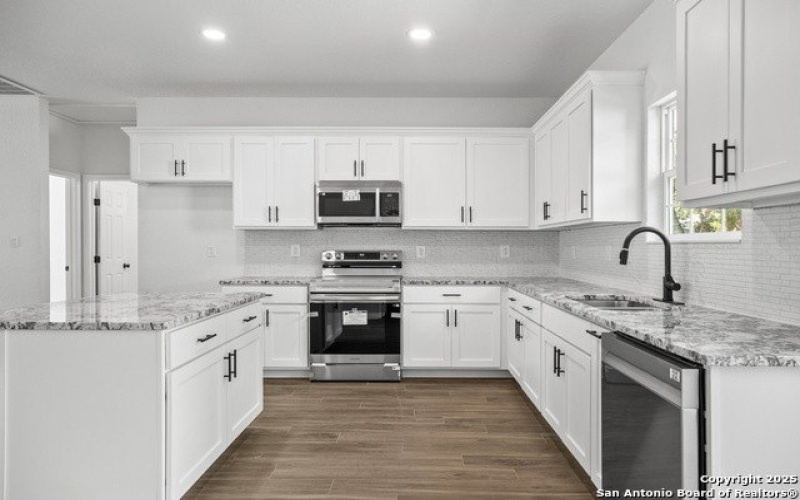 1080 Greenhill Dr, Canyon Lake, TX 78133, 3 Habitaciones Habitaciones , ,2 BañosBaños,Residential,En Venta,1080 Greenhill Dr,0,1914095
