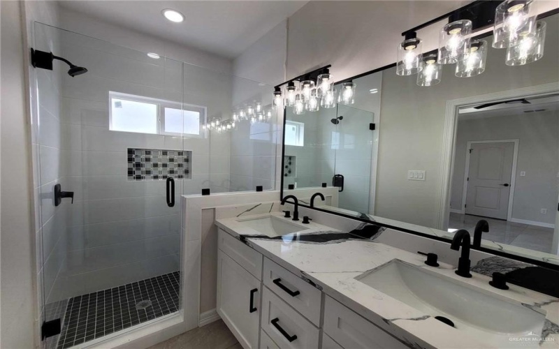 2900 E Palo Blanco Street, Hidalgo, TX 78557, 3 Habitaciones Habitaciones , ,2 BañosBaños,Residential,En Venta,2900 E Palo Blanco Street,452439