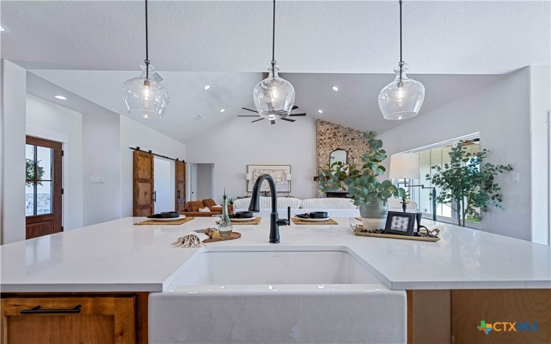 156 Firewheel Loop, Floresville, TX 78114, 4 Habitaciones Habitaciones , ,3 BañosBaños,Residential,En Venta,156 Firewheel Loop,0,594963