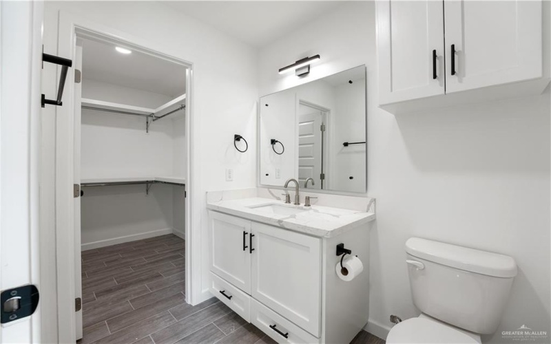 1205 S 19 1/2 Street, McAllen, TX 78501, 2 Bedrooms Bedrooms, ,2 BathroomsBathrooms,Residential,For Sale,1205 S 19 1/2 Street,452770