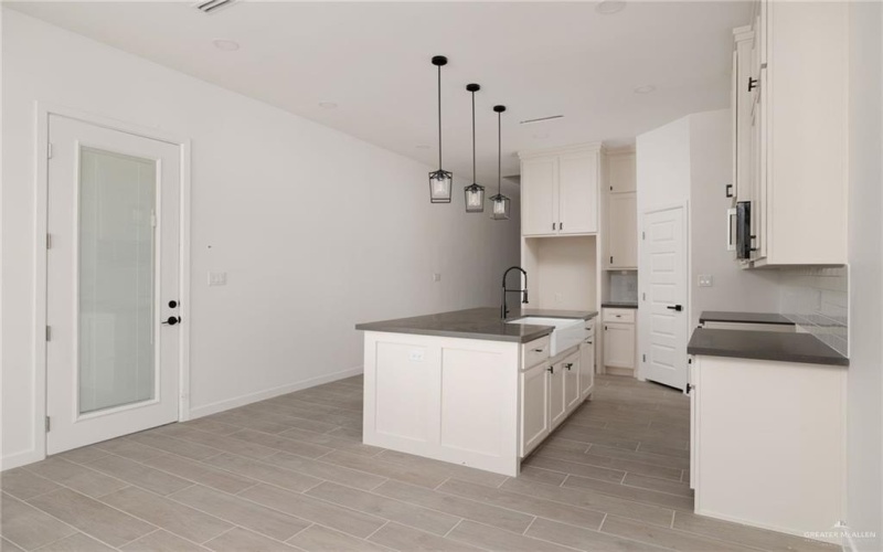 4125 Carol Lane, Edinburg, TX 78542, 3 Bedrooms Bedrooms, ,2 BathroomsBathrooms,Residential,For Sale,4125 Carol Lane,0,478021